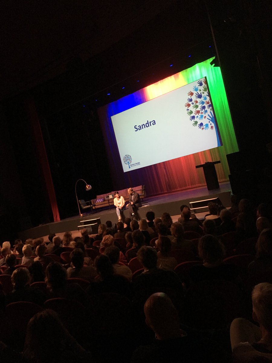 Bisonder's tweet photo. Ervaringsdeskundige Sandra: 'Ik dacht: hoe kan IK nu in deze situatie zijn gekomen?' #branchepbi #samenverder2017 https://t.co/lrmn5Ff4if