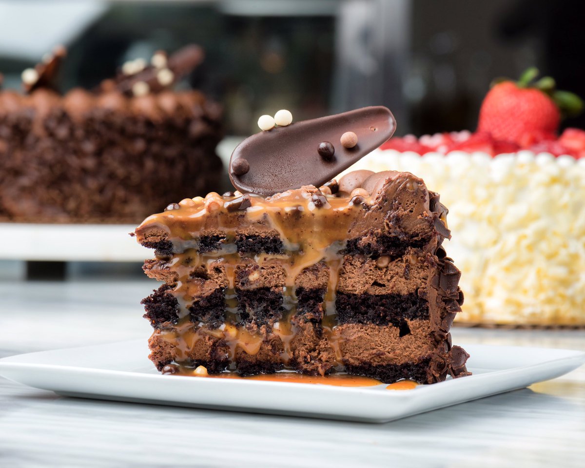 giganticgroup's tweet photo. Talk desserty to me 🍰🤤

Updating website #cake #photography today! 

Wish us luck that we don't eat EVERYTHING🤞 https://t.co/yvmp7QXIYk