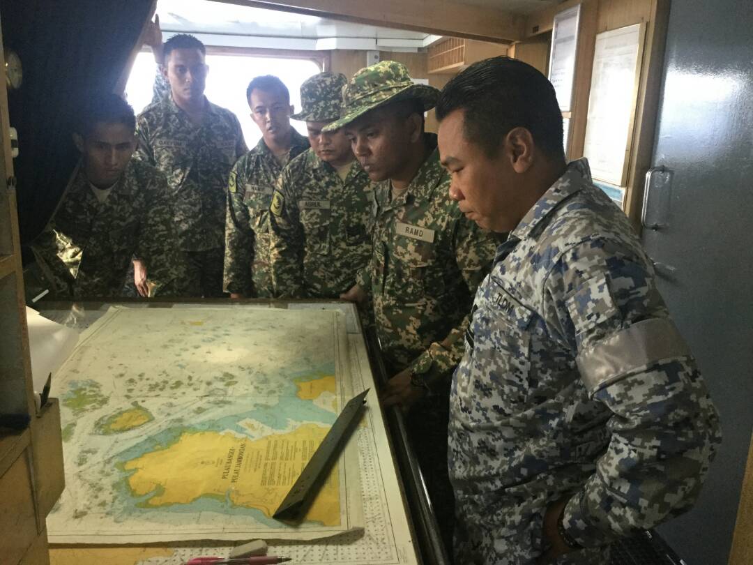 Inisiatif Bertukar Maklumat dan Iftar Bersama TDM &amp; PDRM di ESSZONE <a href="/mykamarul/">Kamarul</a>   <a href="/syedzahirputra/">VAdm Syed Zahiruddin</a>  <a href="/ESSCOM/">M</a> <a href="/PDRM/">pdrm</a> <a href="/TDM/">TDM</a> #ramadhandiperbatasan