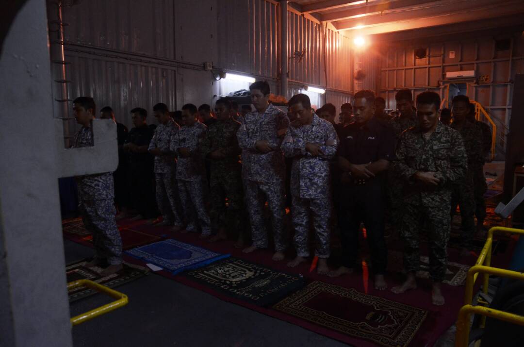 Inisiatif Bertukar Maklumat dan Iftar Bersama TDM &amp; PDRM di ESSZONE <a href="/mykamarul/">Kamarul</a>   <a href="/syedzahirputra/">VAdm Syed Zahiruddin</a>  <a href="/ESSCOM/">M</a> <a href="/PDRM/">pdrm</a> <a href="/TDM/">TDM</a> #ramadhandiperbatasan