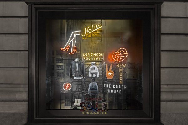retailfocus's tweet photo. VM: @Coach celebrates the lights of New York City https://t.co/hgZOzgatFo #coachwindows #windows #retail #retaildesign #vm #NewYorkCity https://t.co/92TWGWoXoO