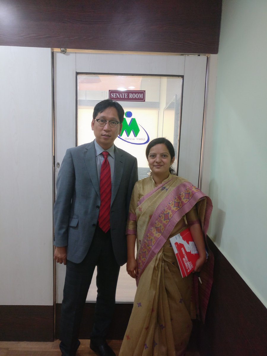 Mr. Caleb Lee with <a href="/priyabande/">priya patil</a> at <a href="/MIT_TBi/">MIT WPU Technology Business Incubator</a> discussing opportunities for Indian #startups at the #KStartupGrandChallenge 2017