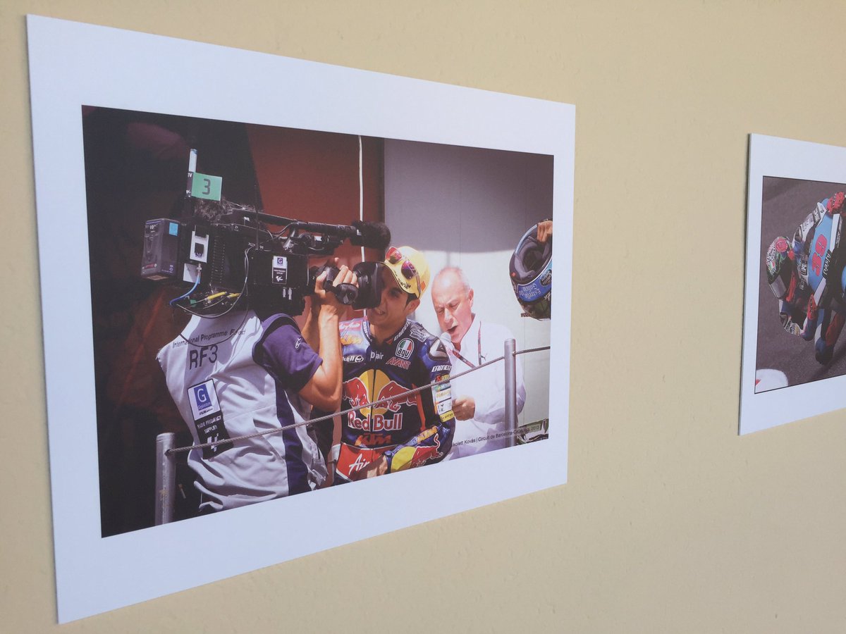 Circuitcat_cat's tweet photo. Serà un #CatalanGP ple d'emocions. Aquest cap de setmana tindrem una exposició de fotos d'en Luis Salom al passadís de premsa del Circuit https://t.co/VSXFGkH3M7