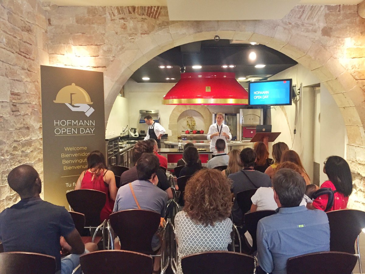 HofmannBCN's tweet photo. Continuamos! Estamos en Basea a punto de que comience nuestro #livecooking! #HofmannOpenDay #EscuelaHofmann https://t.co/32etyiSiZf