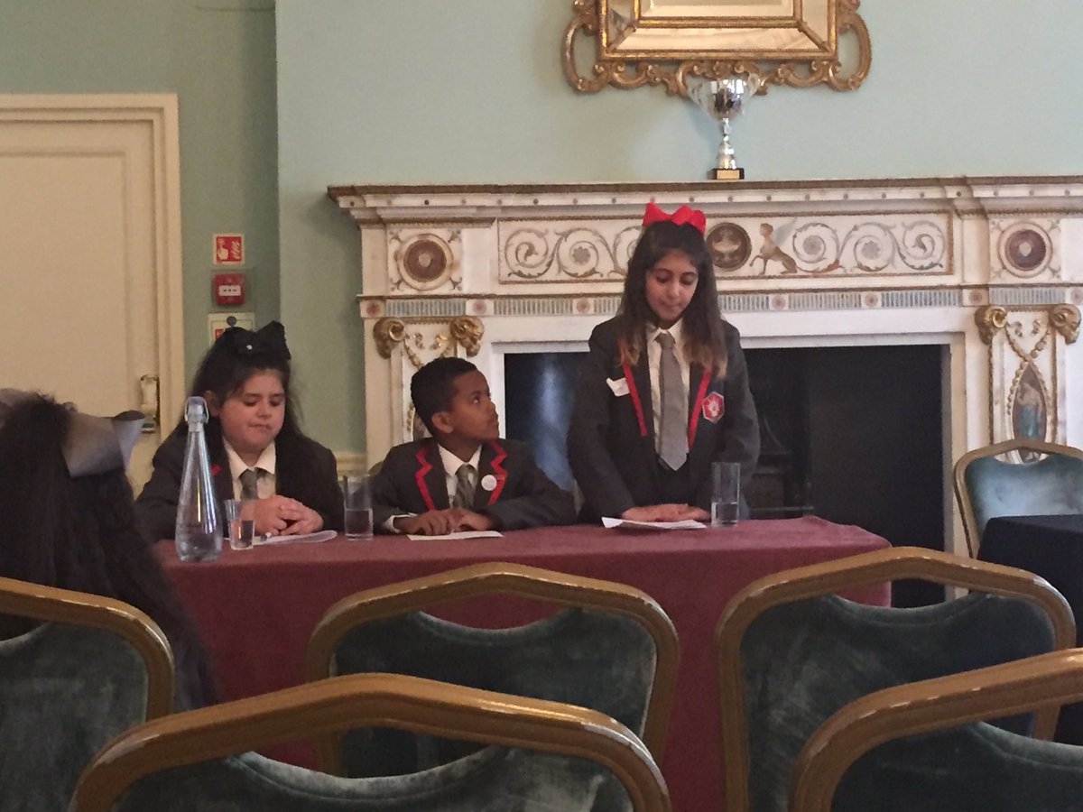 ArkPathwaysTeam's tweet photo. Kicking off @ArkSchools Junior Great Debate @theESU @DartmouthHouse @KSA_Primary @ARKAyrton https://t.co/U0op15Ozg6