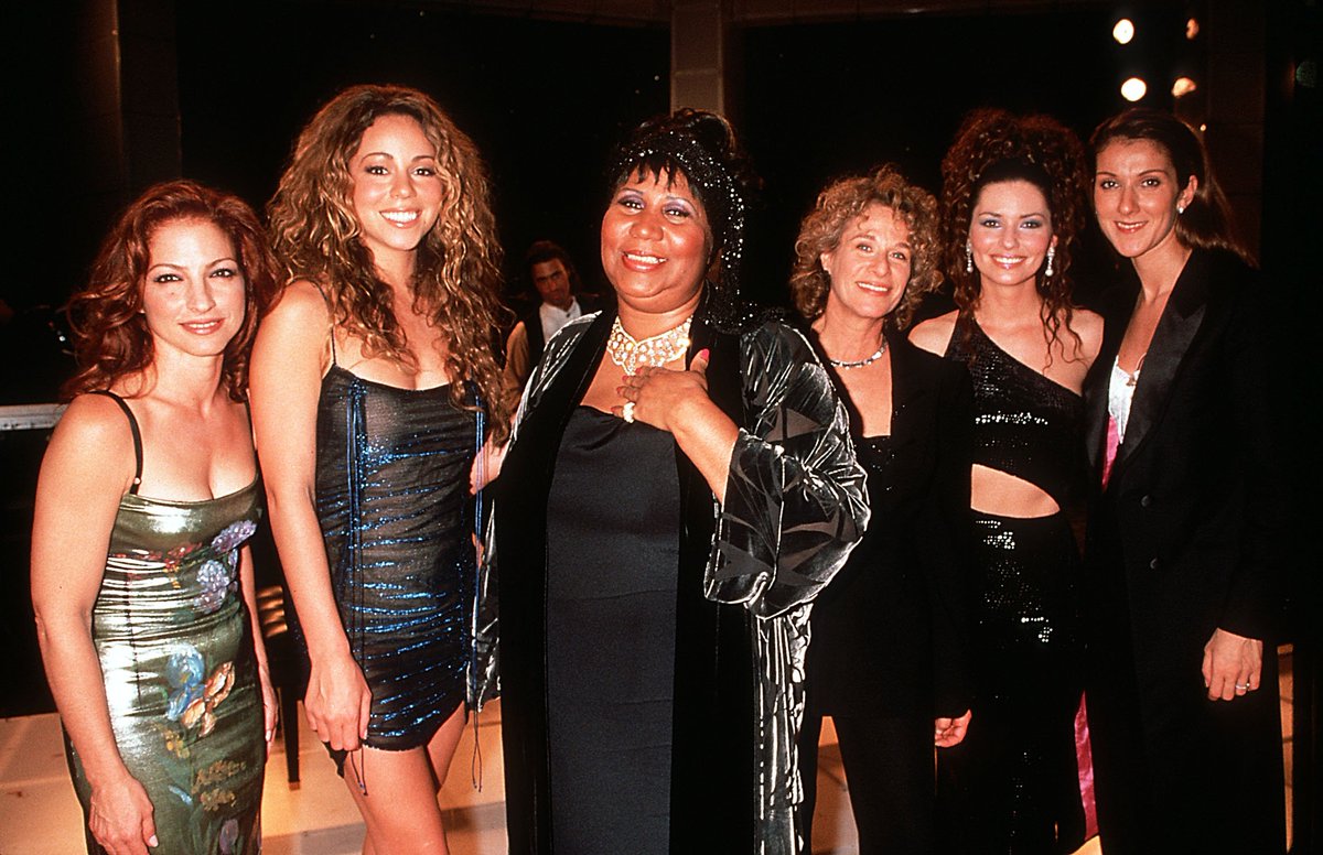 ShaniaTwain's tweet photo. Squad goals 👯 https://t.co/qtKBjFtPRi