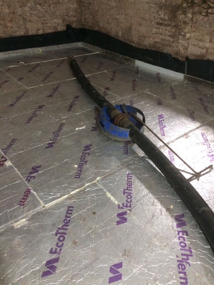 @RobertPriceBM this job has it all! 80m of line, tight access and a stairs to negotiate! No problem for Cemex Pumpmix. #Brecon