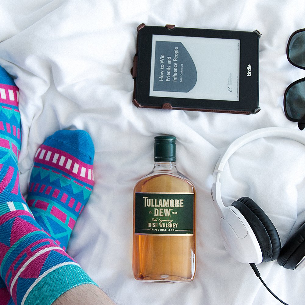 Lemon_Sox's tweet photo. “Talk to someone about themselves and they'll listen for hours.”  Dale Carnegie

#fakequotes #lemonsox #socks  #kindle https://t.co/DgwO4Lbf86