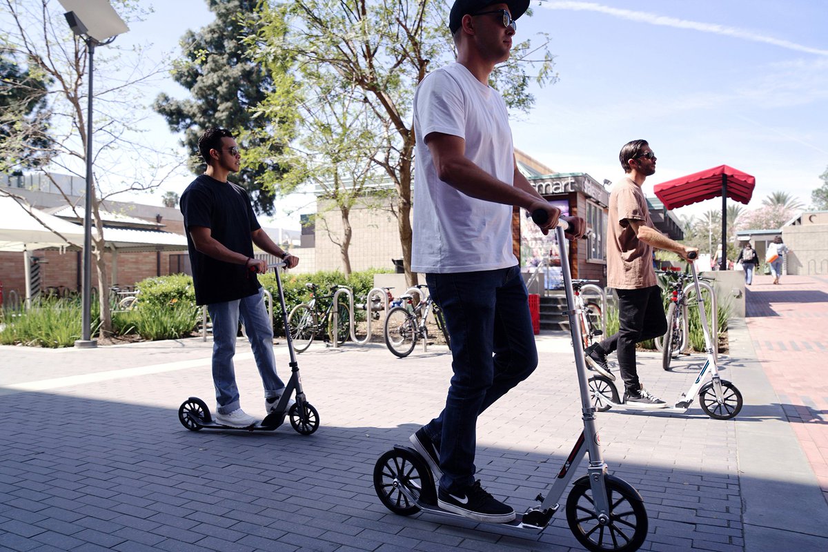 Razor_FR's tweet image. Bon lundi à tous ! Qui parmi vous a fait quelque chose de fun ce week-end ?
➤ bit.ly/RazorA5Lux