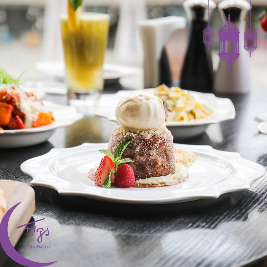FigsKuwait's tweet photo. الحلو على منو اليوم؟ 😉
Who's in charge of bringing desserts today?
#FigsKuwait #Kuwait https://t.co/QBtZrwG2Nb