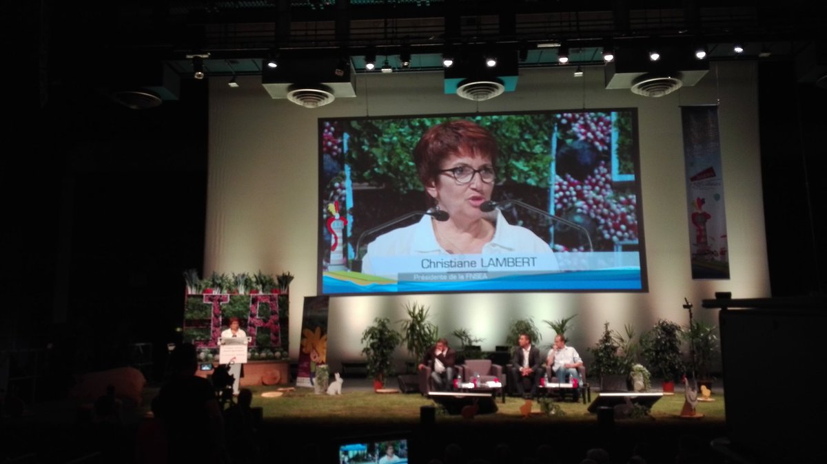 JAregionIDF's tweet photo. @ChLambert_FNSEA intervient au #CongresJA et salue le travail mené par @JeunesAgri sur la gestion des risques dans le cadre du #RO2017 https://t.co/MS2YtzET1r