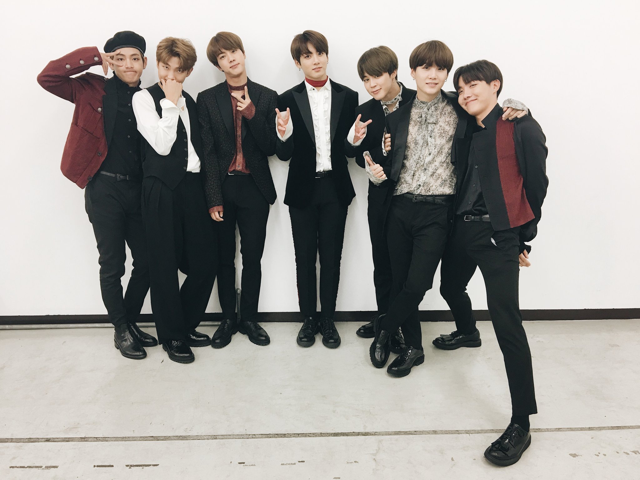 Bts Japan Official 防弾少年団 日本7thシングル 血 汗 涙 の発売記念イベントで広島産業会館に来ていただいたa R M Yのみなさん 熱い声援で迎えてくれてありがとうございます また来るけん Bts 広島 血汗涙 T Co Iqwz21o2b4 Twitter