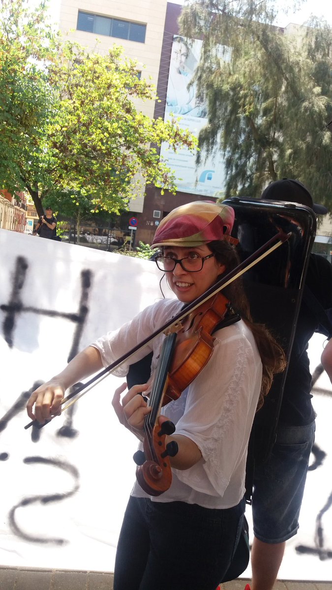 CCOOEnseMalaga's tweet photo. #NoOposConservatorio2017
#StopOposiciones2017
CONCENTRACIÒN EN EL PARLAMENTO
INTERINOS DE CONSERVATORIOS EN HUELGA
¡LA LUCHA CONTINÙA! https://t.co/rANPU8DX5B