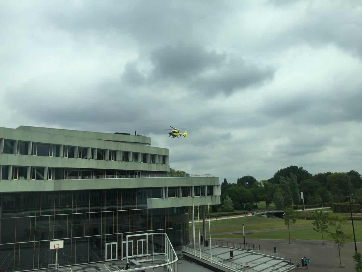 PascalLucas_NL's tweet photo. Trauma helikopter weer vertrokken uit Beatrixpark. https://t.co/DviVDEZLqF