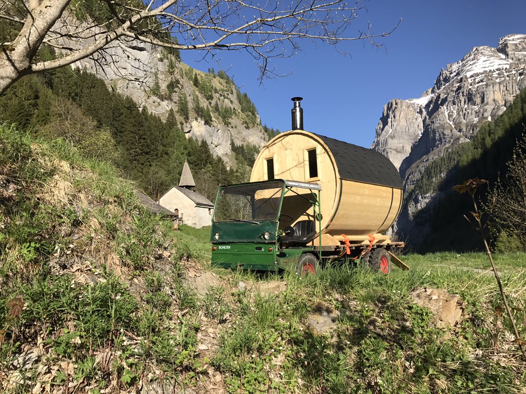 Sunnsite's tweet photo. @MySwitzerland_d Villa Barrique von Sorglos Design AG im Glockenhof Zürich, Sankt Martin im Calfeisental und bei Panoramacaming Sigriswil. https://t.co/qy6euoSuAV