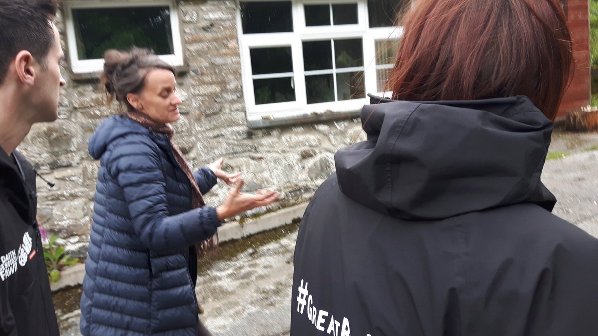 Coleridge2016's tweet image. The @edencommunities team explore  Blaeneinion's forest gardens with Sharon Girardi @EdibleMach #GreatBigWalk @EdenCommWales #diolch
