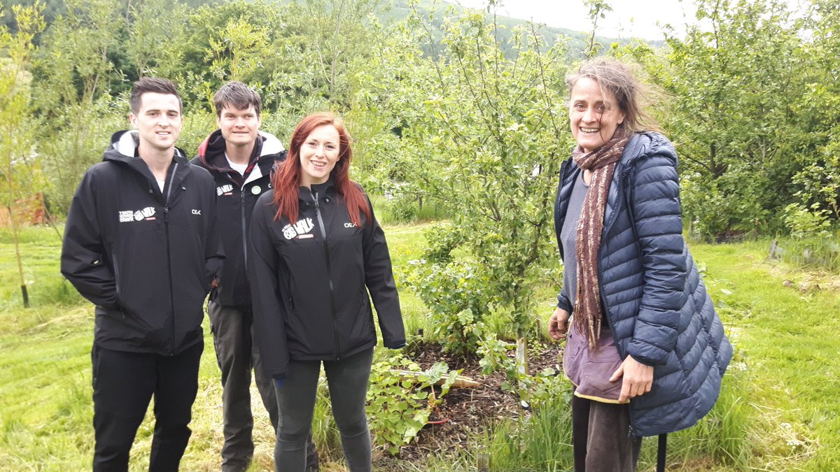Coleridge2016's tweet image. The @edencommunities team explore  Blaeneinion's forest gardens with Sharon Girardi @EdibleMach #GreatBigWalk @EdenCommWales #diolch