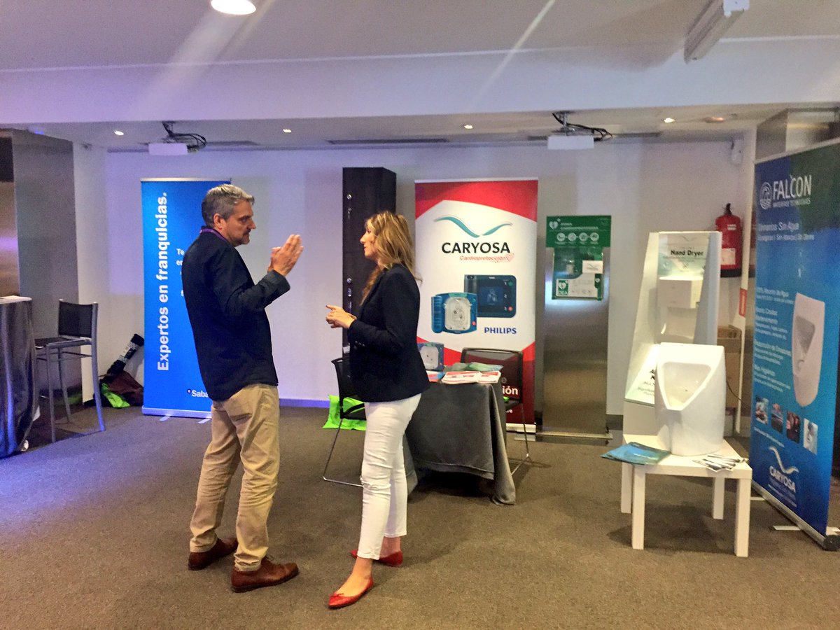 CaryosaHS's tweet photo. Hoy en el congreso de proveedores de los Gimnasios Anytime Fitness, con nuestros secamanos ecológicos y urinarios sin agua #Deportes https://t.co/peGXiaOuPi