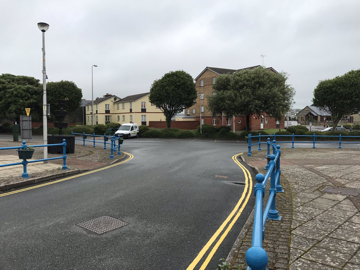 Stephinhax's tweet photo. Empty again! Putting shoppers off shopping! #emptycarpark #SaveTheHighStreet #HighStreet #carpark #Pembrokeshire https://t.co/jgAnPFCytQ