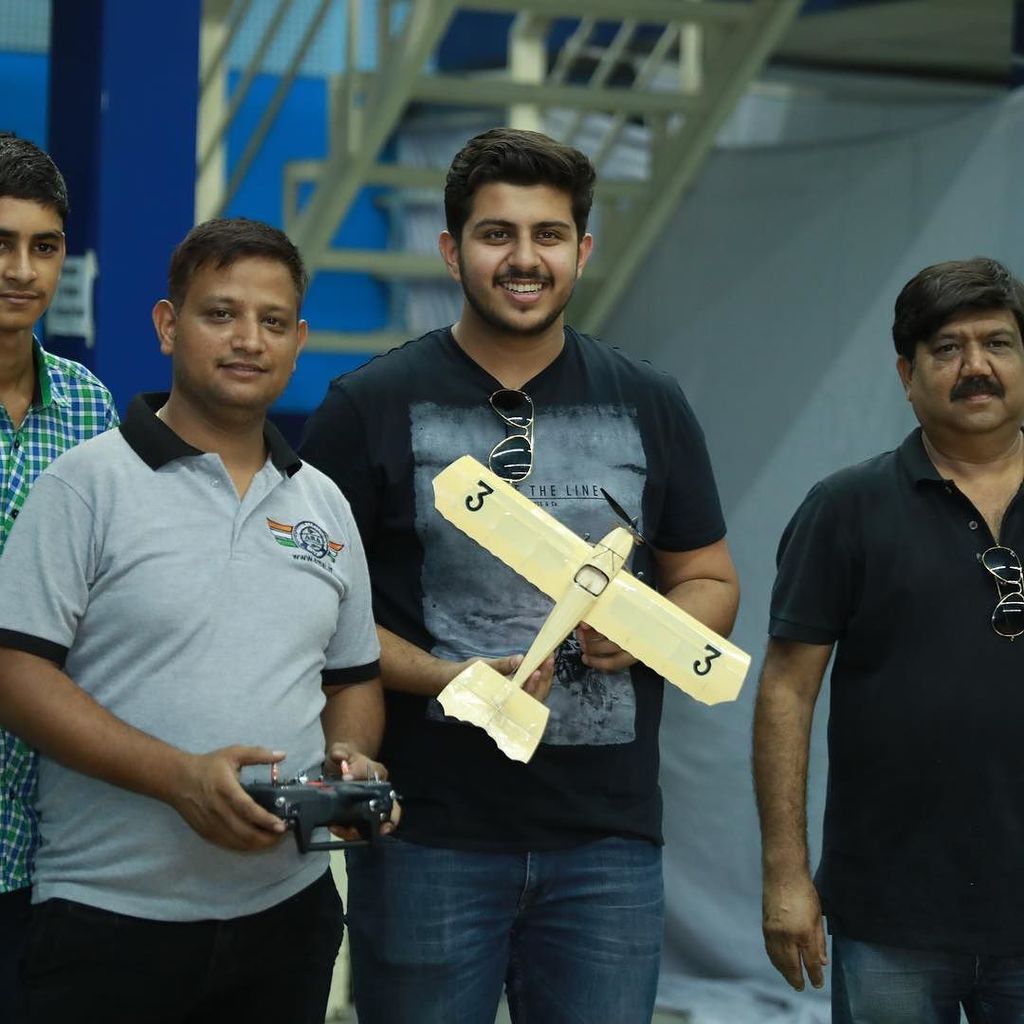 arya_vinamr's tweet photo. Microlight model of the Cauldron Racer flew at the first National Indoor Aeromodelling Championship. #vinnovator #rcplane #aeromodelling https://t.co/0pwUUyAhJE