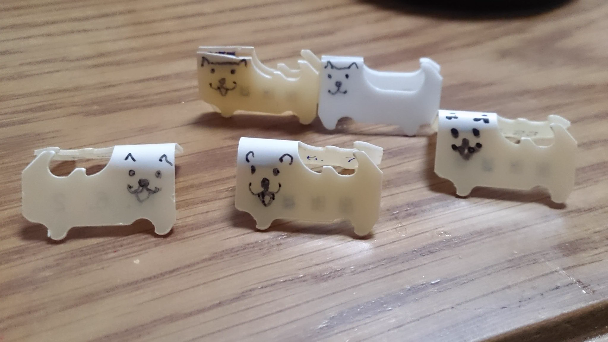 めちゃかわいい！ww食パンを止める「あれ」で作った犬が可愛すぎる