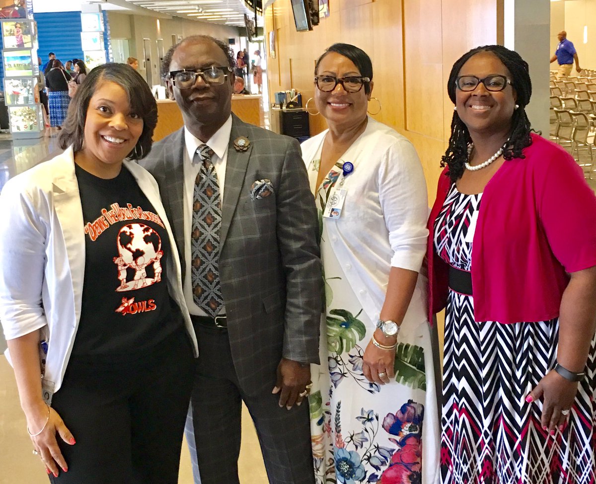 TangelaChapple's tweet photo. @AthertonES has strategic support: @csw3 Chief of Staff, @DrgrenitaL Chief Academic Officer &amp; Dr. Lemons @HISDHRBP  #PartneringForSuccess https://t.co/zjiV2WpO2J