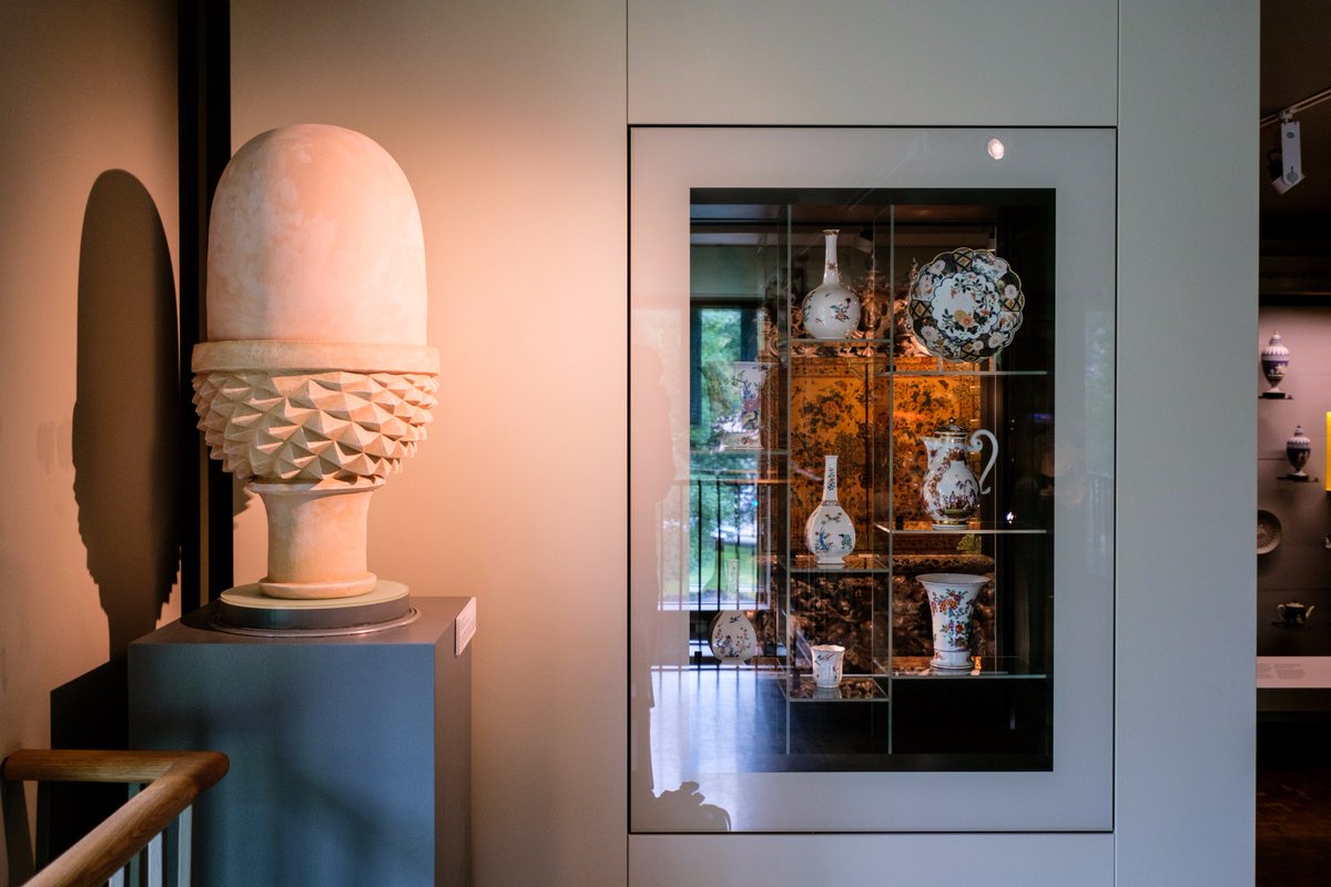 catrin_curates's tweet photo. Great photos of @artdesignbsu students' exhibition @Holburne from @evokepictures! #MuseTheCollectionInspires #ReflectionsInPlace https://t.co/88iFIwhKP7