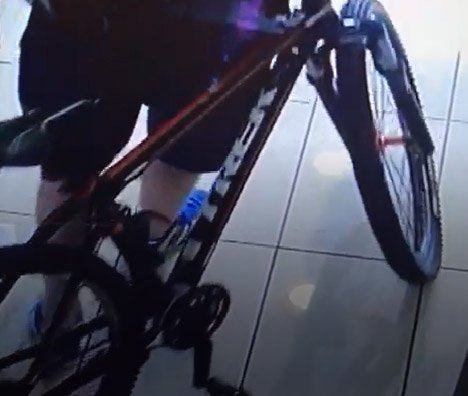 myapartments__'s tweet photo. PLEASE RT: Do you recognise this man? Thief w/ unique tattoo has stolen from our property in Manchester city centre https://t.co/OG63zM3tKl https://t.co/EioxQ4HY4j