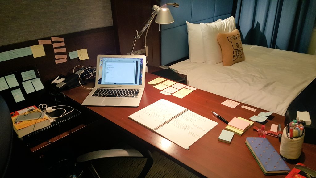 増田コージ ふにゃもらけ開発者 Twitter પર コトダマ勇者のシナリオをいいかげんそろそろ書き上げないとまずいので ホテルで缶詰になって仕事 中 この部屋 机が広くて捗るんだけど トイレがむき出しで部屋の中にあって独房感ある