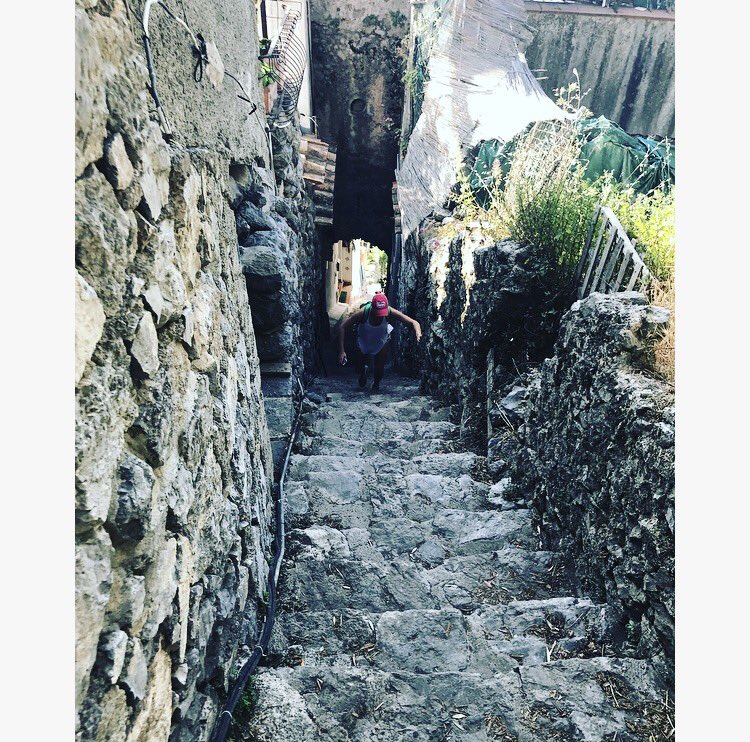 Hannah_webb22's tweet photo. Training on tour 2.0- Path of the Gods, Amalfi Coast, Italy 🇮🇹 Starting off with 2000 steps from Praiano up to the path #cantoo https://t.co/9nd24uyBew