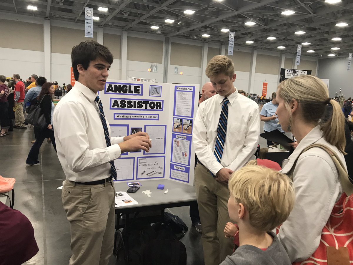 MsMeghanTimlin's tweet photo. Judged some amazing MakerExpo products today! #futureentrepreneurs #STEMTrifecta2017 #wearevbschools https://t.co/gDxvgFGtyV
