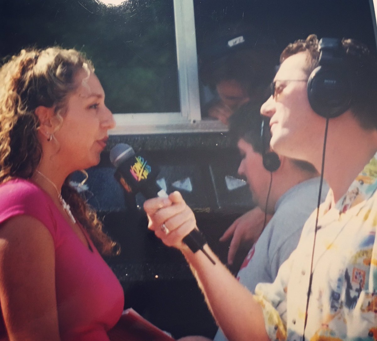 MichelleMonicaM's tweet photo. ๐ค๐ #tbt for @1013KDWB Diva Search @daveryankdwb @AngiTaylorKISS | Circa 2001 #tbt #kdwb #daveryan #michellemann #singer https://t.co/1ilxMScpgZ