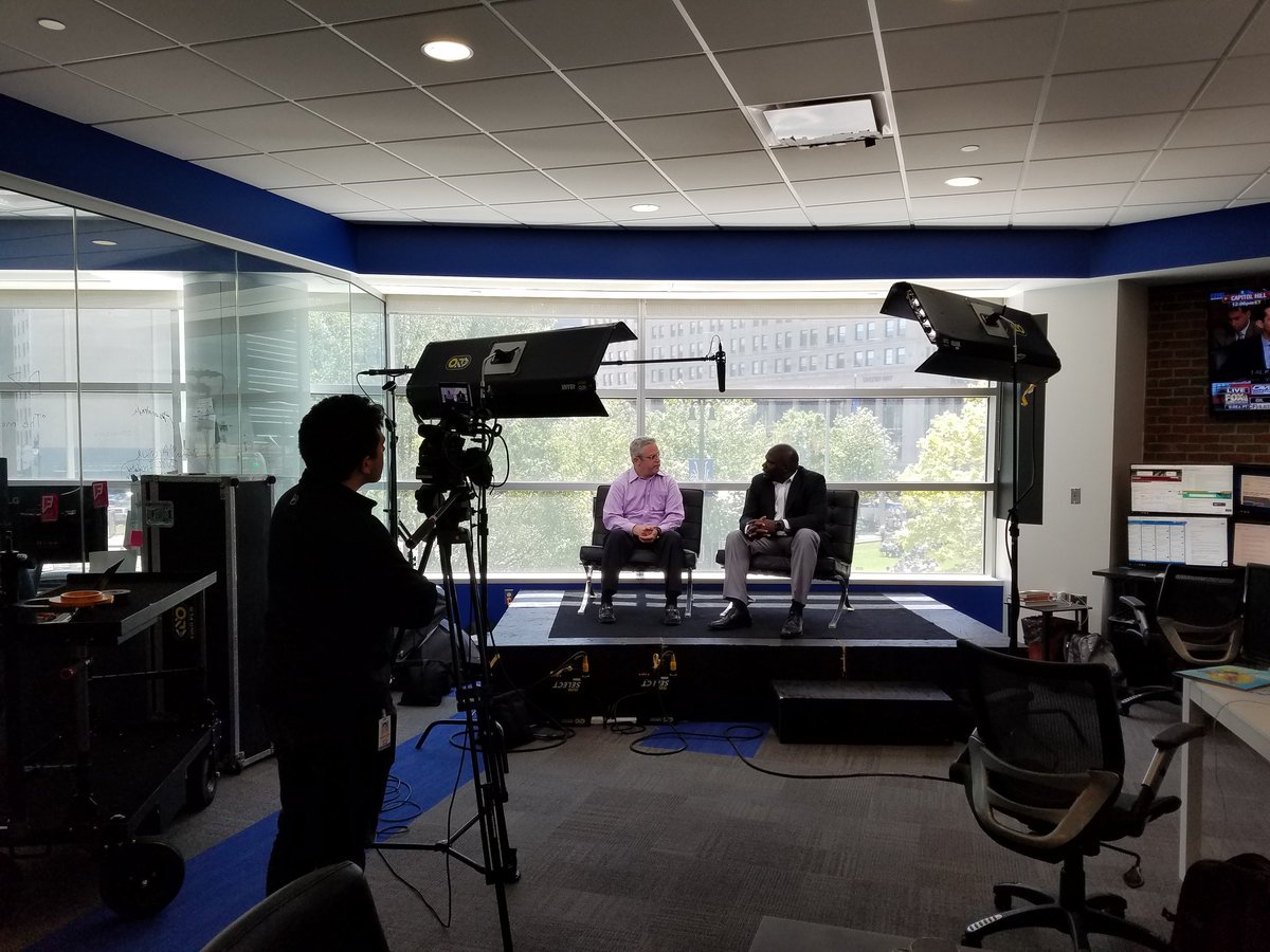 gbennett41's tweet photo. Behind the scenes at @Benzinga - @Clarence_Bethea of @UpsieHQ being interviewed by @JasonRaznick. @villagecapital #funwithfintech https://t.co/5gPRDntiuj