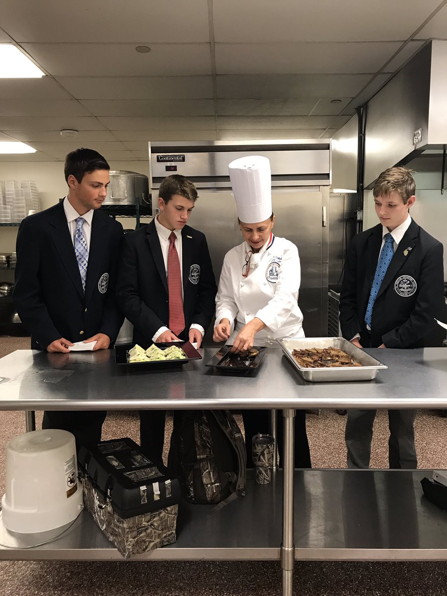 ACAChef's tweet image. @StAugustinePrep #thirdsemester #graduation #acachef 👨‍🍳