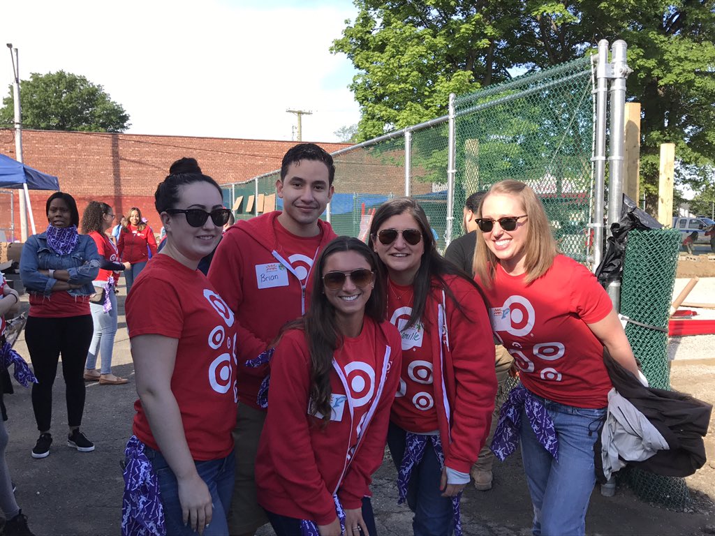 CamilleGroark's tweet photo. ❤️ love this team! #WeAreTarget #KaBoom #playmatters @Liz_Zieniewicz @ETL_Amanda @dalessi1108 @BrianMGar https://t.co/hACJWMTDPi