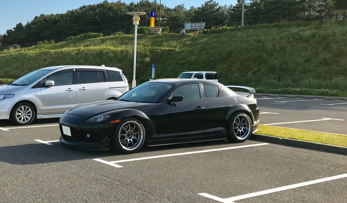 macchan2011's tweet image. #年齢と車見てイイと思ったらRT
#RX8

27歳です。

乗り始めて6年目です。一年半前にエンジン載せ替えて、ただいま15万キロです。

古くなってきてこれからお金かかることもあるだろうけど、子供の頃にCM見て以来好きだった車なので大切にしていこうと思います。
