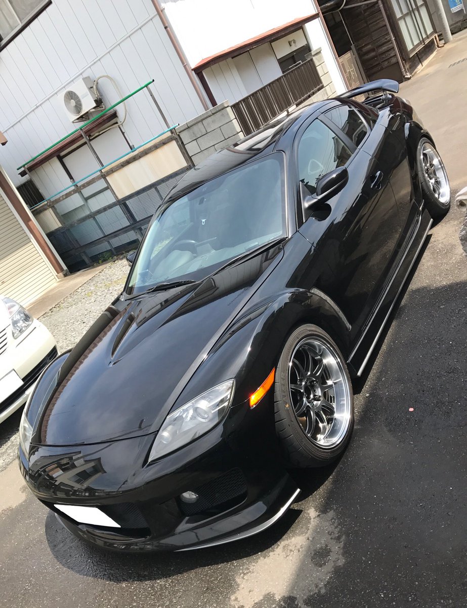 macchan2011's tweet image. #年齢と車見てイイと思ったらRT
#RX8

27歳です。

乗り始めて6年目です。一年半前にエンジン載せ替えて、ただいま15万キロです。

古くなってきてこれからお金かかることもあるだろうけど、子供の頃にCM見て以来好きだった車なので大切にしていこうと思います。