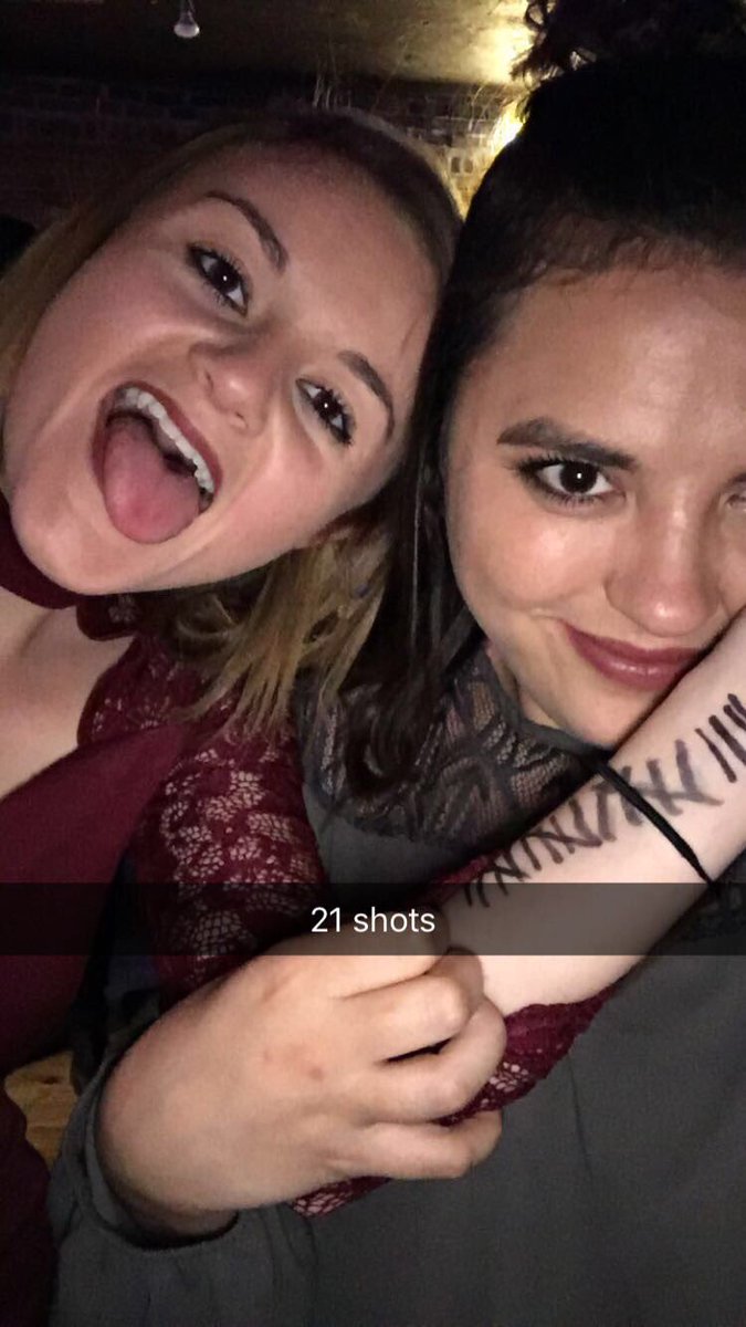 lainemorgan's tweet photo. Happy BFF day my ladies 🖤 https://t.co/IvuptB9esJ
