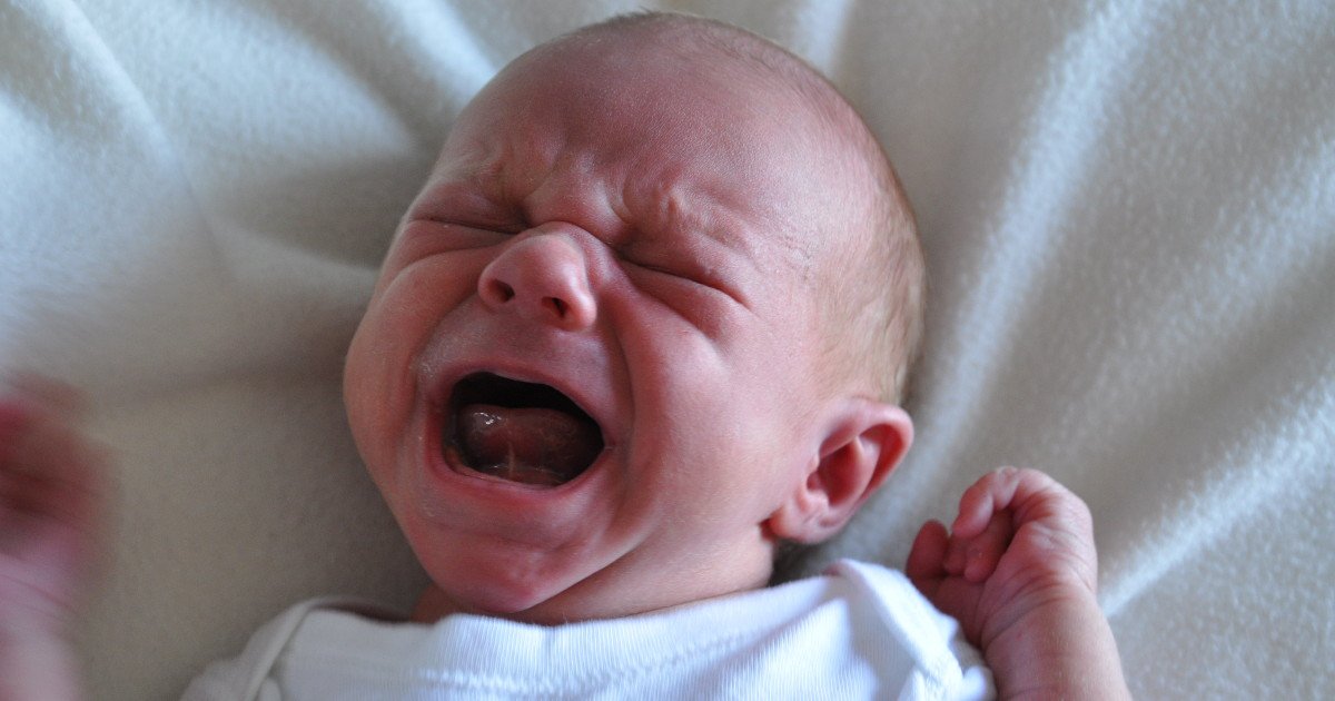 Dealing with a crying baby can be hard sometimes. We have tips to help you soothe and comfort your little one ow.ly/w9pk30coGns