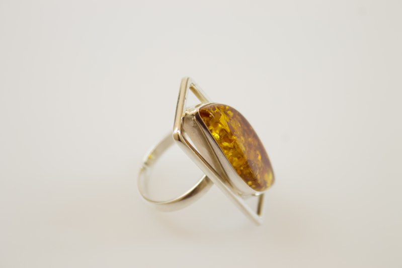 tchstonegallery's tweet photo. This amber and sterling silver ring is the perfect addition to your jewelry collection! 
$128
https://t.co/U0o2iWzSJ5 https://t.co/5x5dT1dSR1