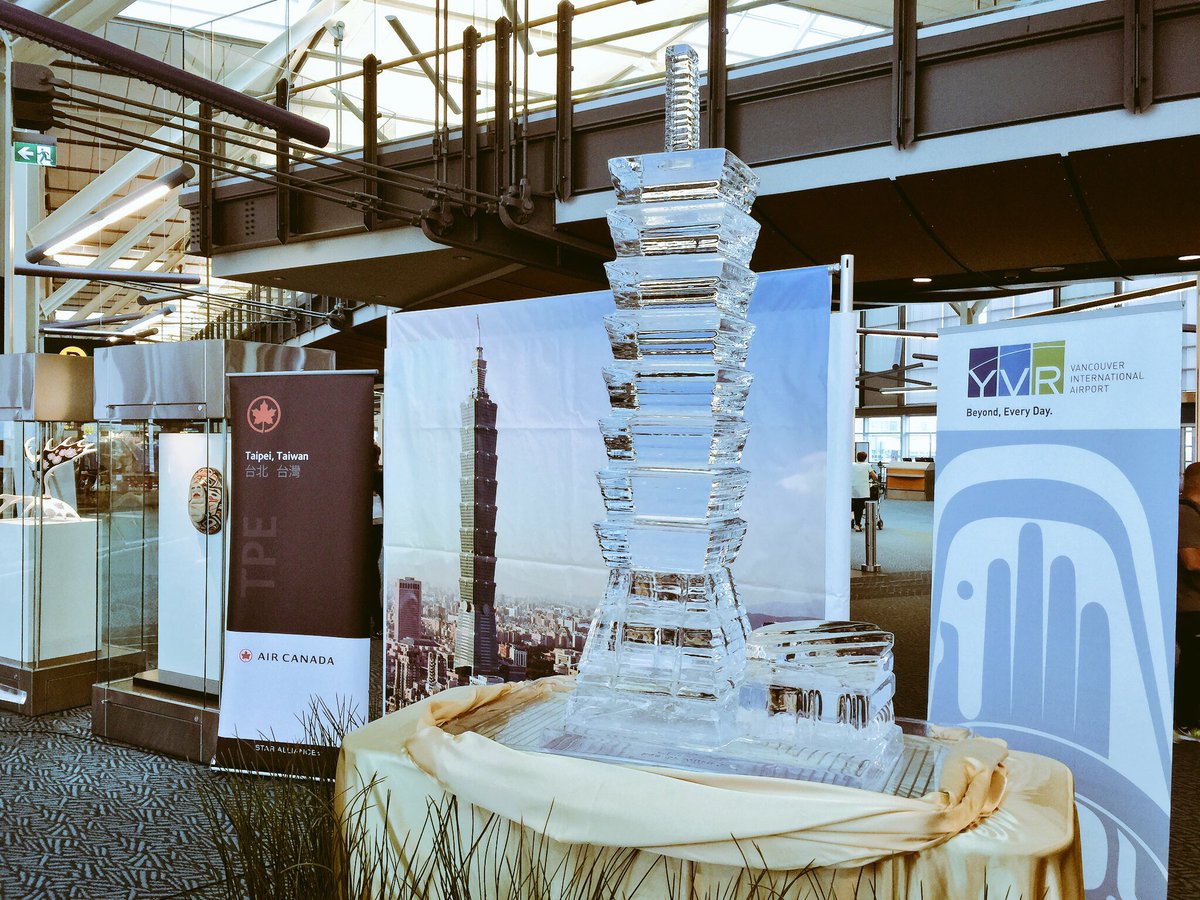 yvrairport's tweet photo. Cakes are so 2016 - ice sculptures at inaugurals is the new cool. Celebrating new @AirCanada service to Taipei today at YVR! #ACTaipei https://t.co/Rkbyoi2ZQQ