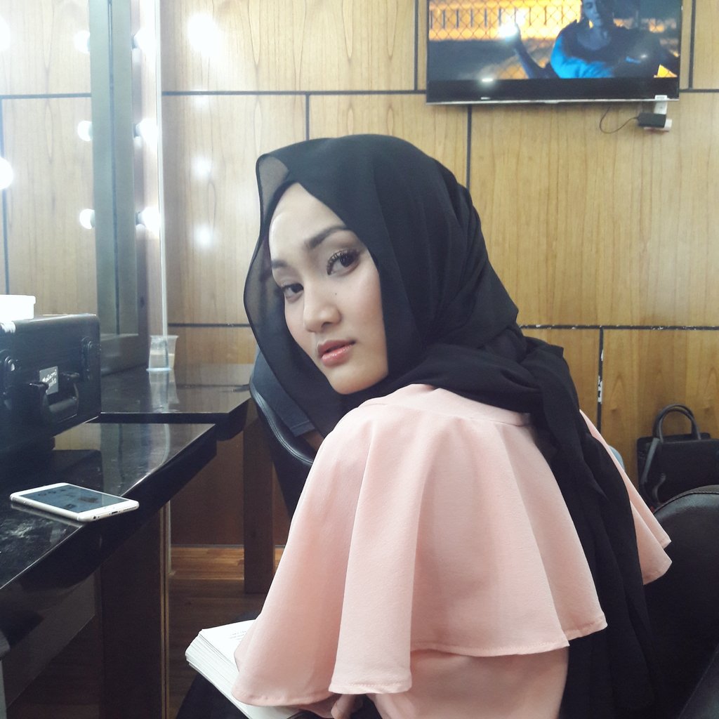 Bentarr lagiii di <a href="/TonightShow_NET/">Tonight Show NET.</a> Tungguin ya😉