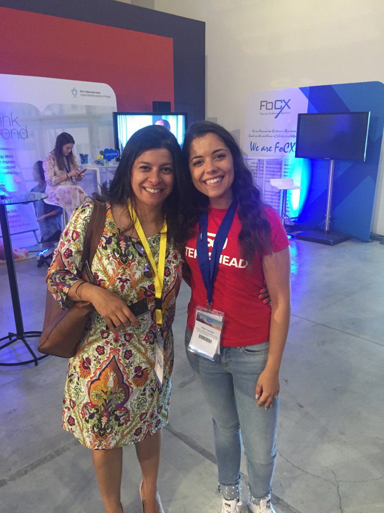 ARitacanhao's tweet photo. A receber da melhor forma os nossos clientes - WONDERCOM #stepers #SalesforceLisboa https://t.co/9T3Izchj3A
