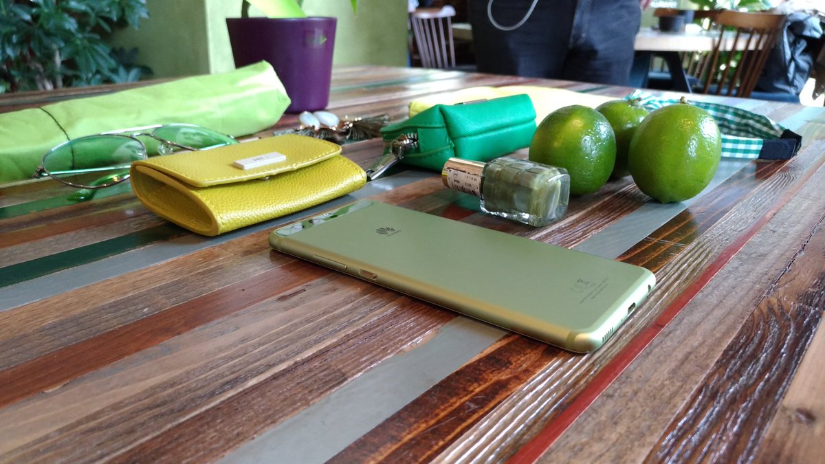 techstationit's tweet photo. #MakeItGreenery: gli #smartphone @HuaweiMobileIT #Huaweip10 e le colorazioni @pantone! #Android #technews #technology #tech #HuaweiP10Plus https://t.co/GZQddlmmRS