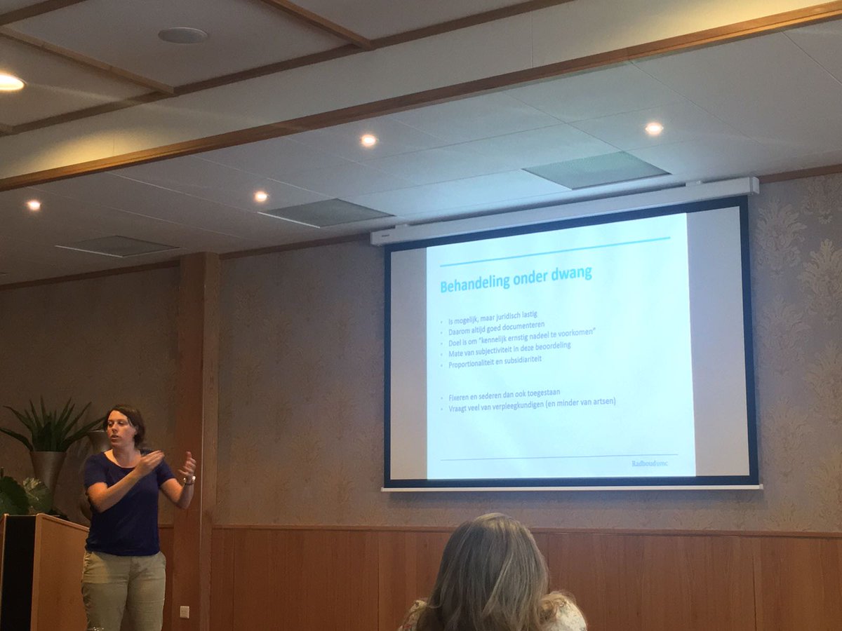 EMSchoolNL's tweet photo. Het is gezellig en leerzaam op #demc17 #IFEM17. Complimenten voor de presentatie van @marliesmorsink. Super! #instructrice #EMSchool https://t.co/Uq2kdtCHLg