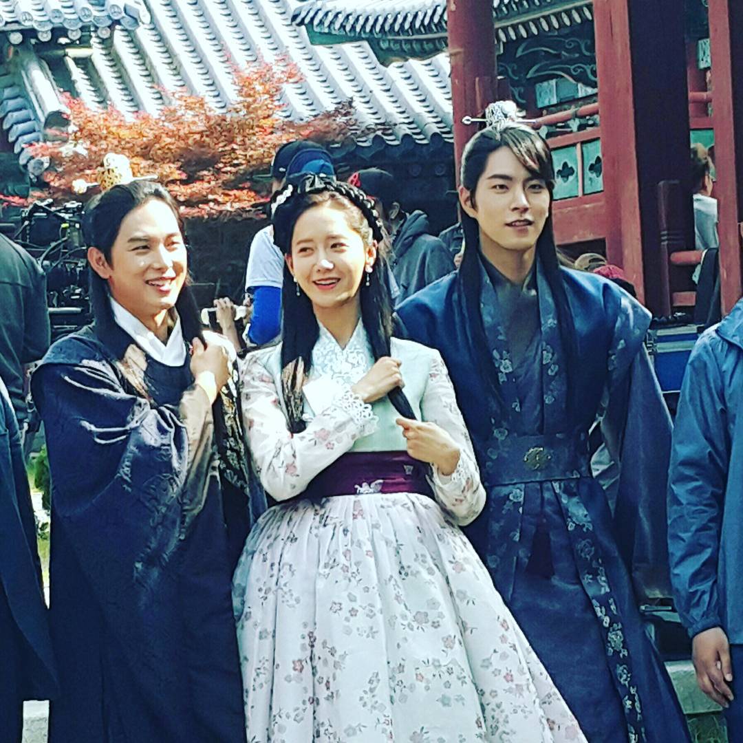 [OTHER][21-11-2016]YoonA sẽ đảm nhận vai chính cho dự án cổ trang của kênh MBC - "THE KING LOVES" DBzD53jUwAEM67f