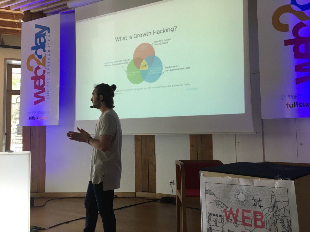evanboissonnot's tweet image. tu veux #growhacker ? un petit brief au #Web2Day