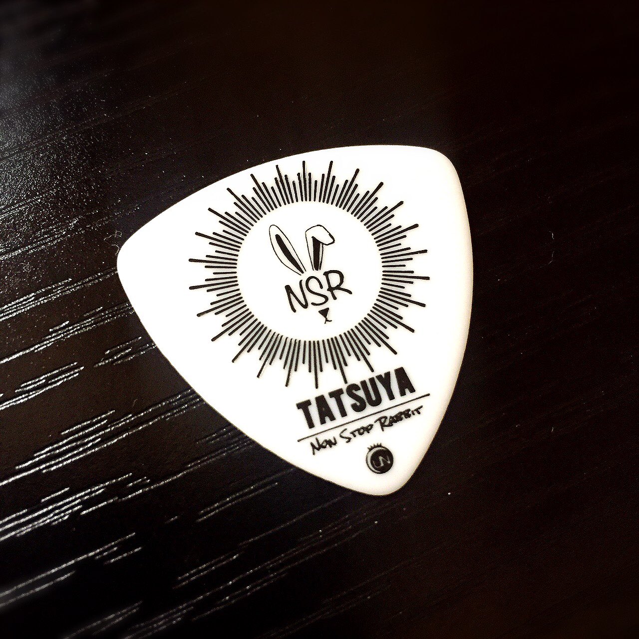 ノンラビ 田口達也サイン入りピック