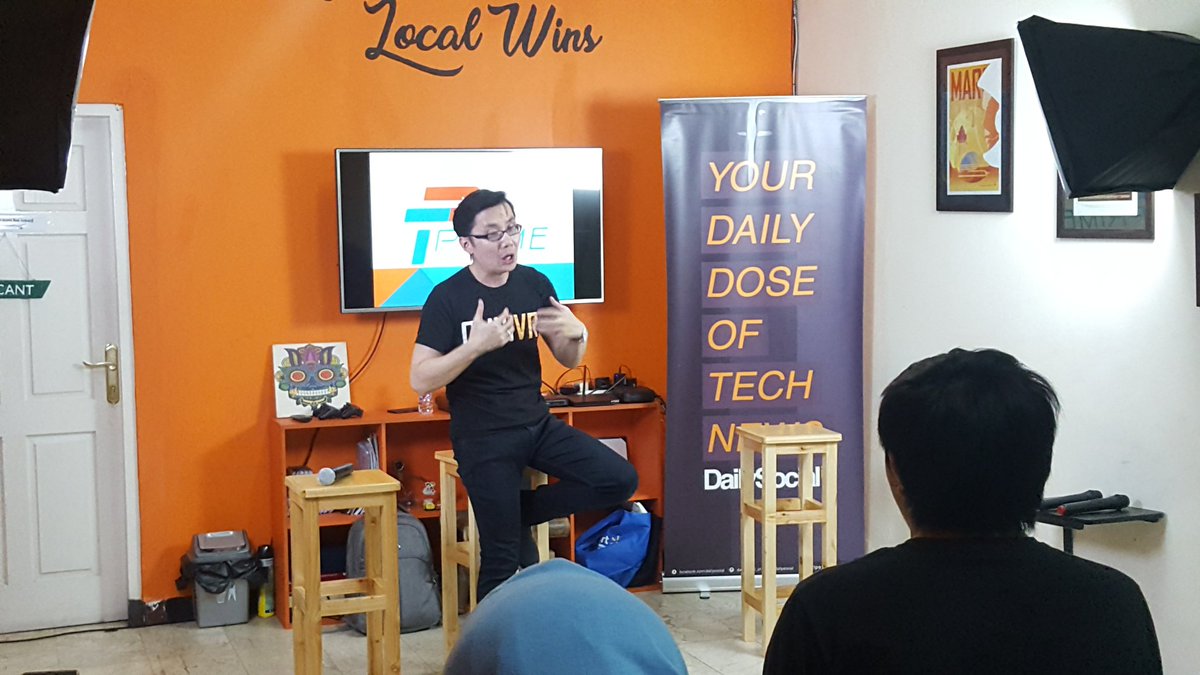 dailysocial's tweet image. #KamisKoding hari ini udah mulai guys! Jangan khawatir, masih boleh banget dateng loh 😄