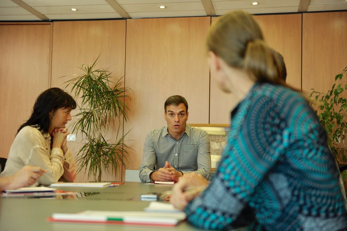 sanchezcastejon's tweet photo. Crearemos un área de Transición Ecológica cuyo papel va a ser determinante en el nuevo proyecto socialista.
🌍https://t.co/LqSmxtTRrv https://t.co/CbSYkWhrJe